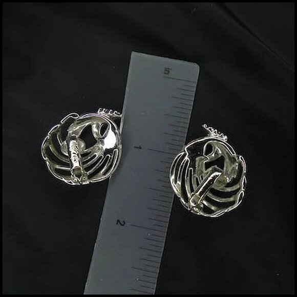 Vintage Coro Clipons Classic Clip Earrings Silvertone Earring Set - Picture 4 of 14